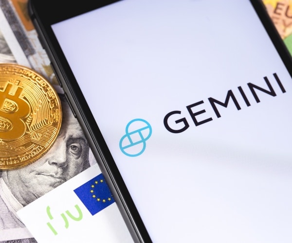 imToken客服团队如何通过用户反馈优化钱包功能并保障资产安全